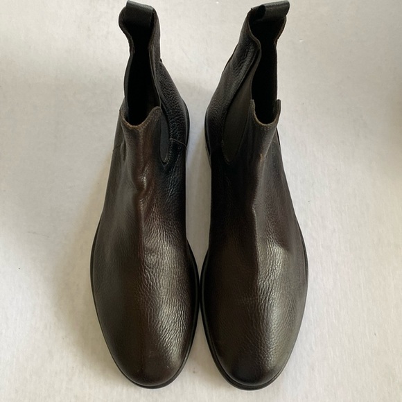 BARNEYS NEW YORK Men’s Dark Brown Pebbled Leather Chelsea Boots. Made in Italy - Picture 1 of 9